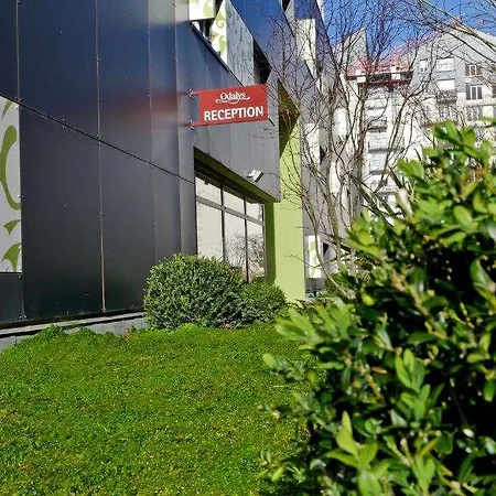 Hotel Odalys Le Jardin Des Lettres La Riche